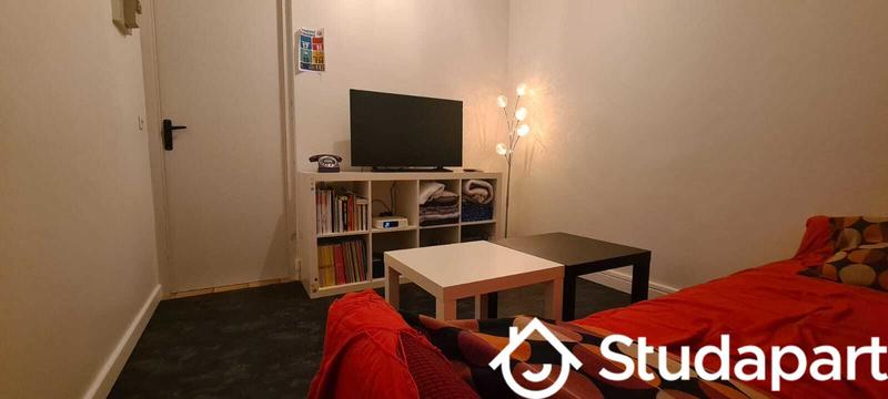 Chambre - 9 m² - 1 pièce
