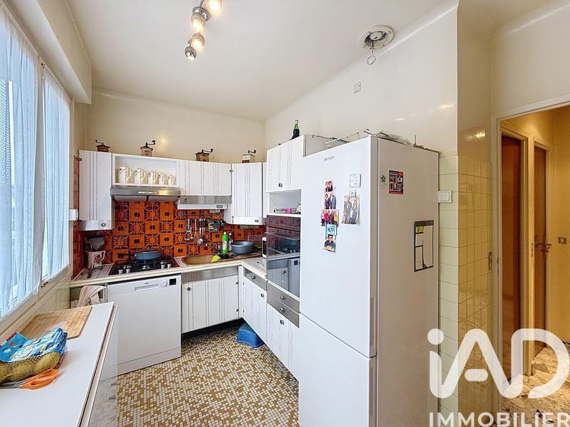 Maison - 239 m² - 9 pièces