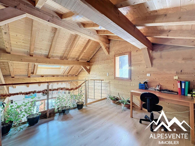 Châlet - 285 m² - 10 pièces