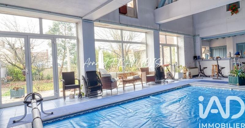 Maison - 376 m² - 9 pièces