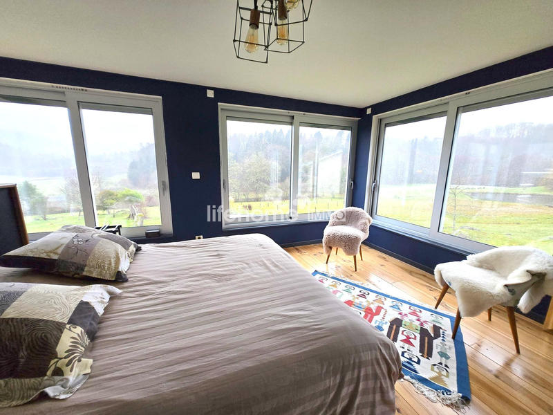 Maison - 240 m² - 7 pièces