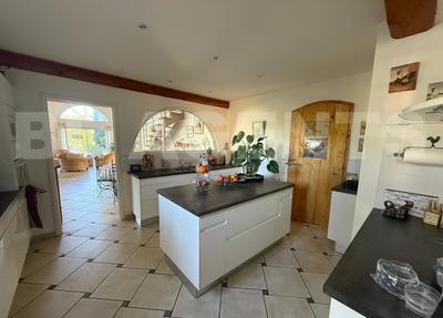 Maison - 634 m² - 21 pièces
