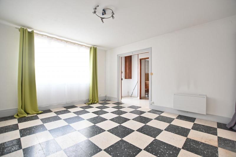 Maison - 99 m² - 6 pièces