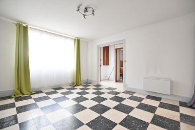 Maison - 99 m² - 6 pièces