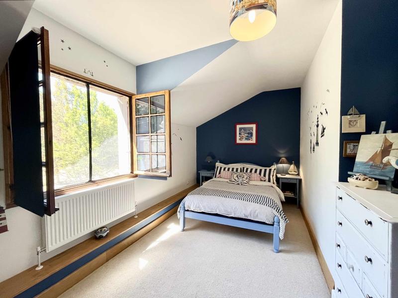 Maison - 285 m² - 8 pièces