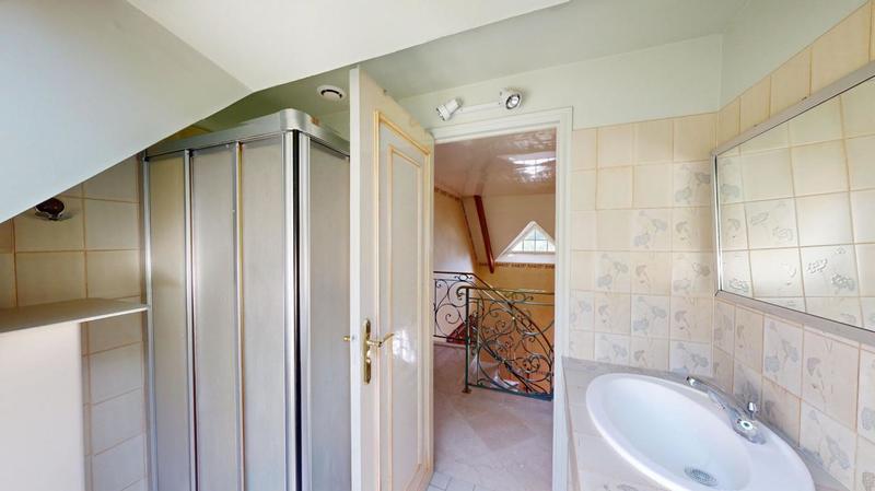 Maison - 166 m² - 7 pièces