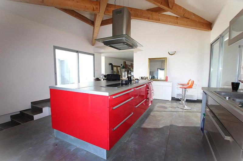 Villa - 300 m² - 8 pièces