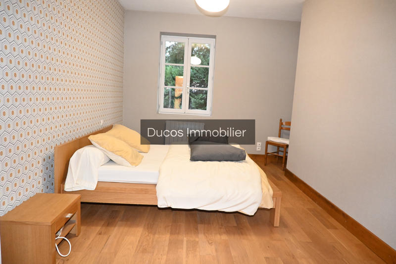 Maison - 270 m² - 9 pièces