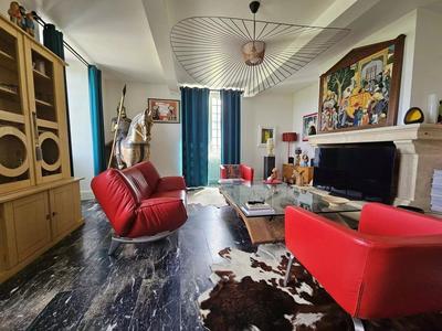 Maison - 365 m² - 8 pièces