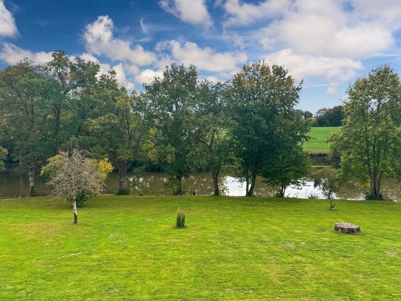 Propriété - 274 m² - 8 pièces