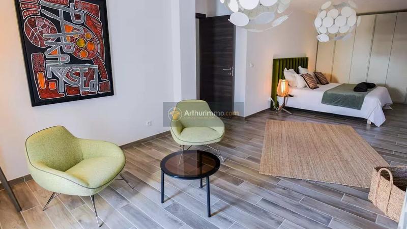 Maison - 137 m² - 5 pièces