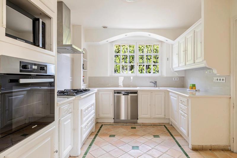 Villa - 256 m² - 8 pièces