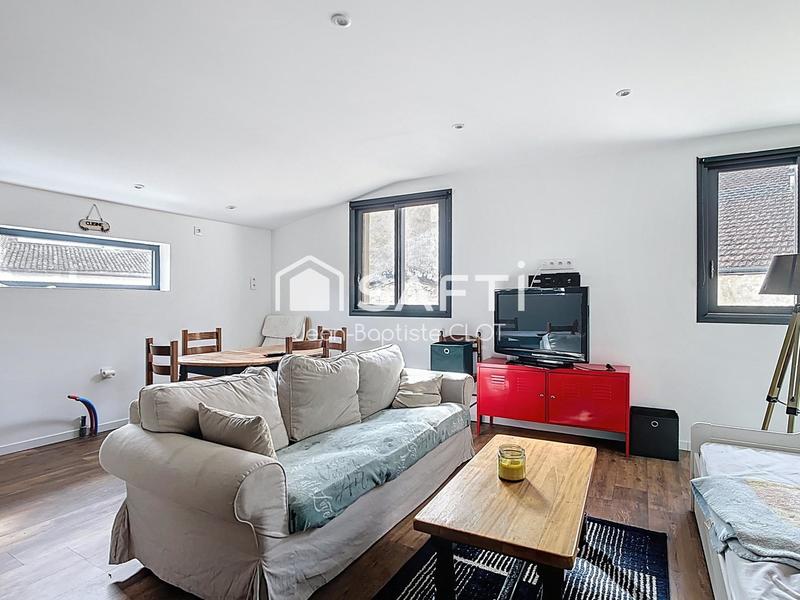 Maison - 270 m² - 7 pièces