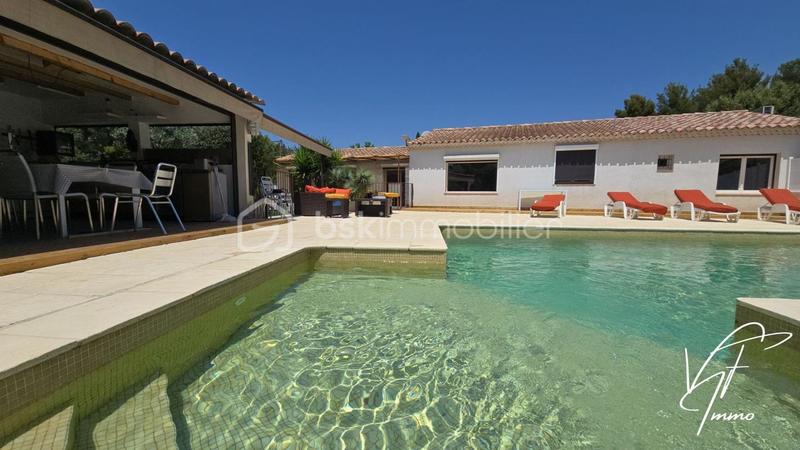 Villa - 243 m² - 8 pièces