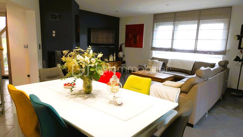 Maison traditionnelle - 154 m² - 5 pièces