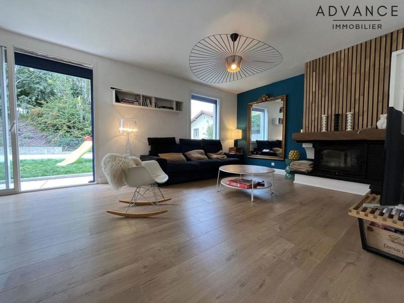 Château - 102 m² - 5 pièces