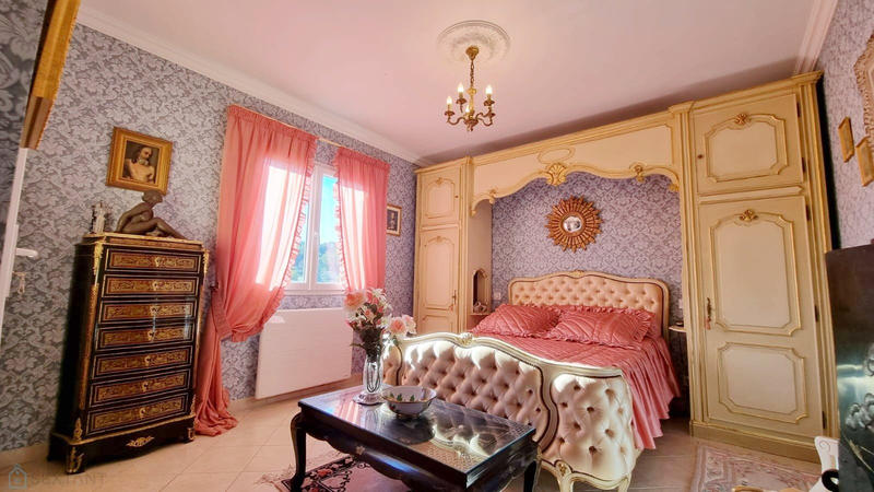 Maison - 200 m² - 6 pièces