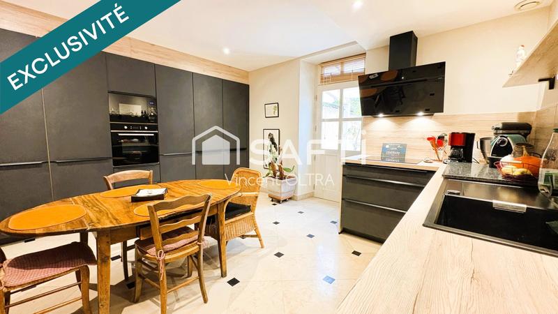 Maison - 235 m² - 8 pièces