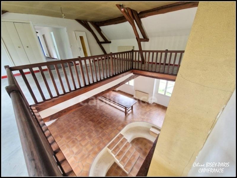 Maison - 245 m² - 8 pièces