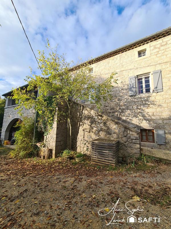 Maison - 160 m² - 5 pièces