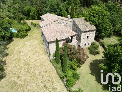 Maison - 404 m² - 12 pièces