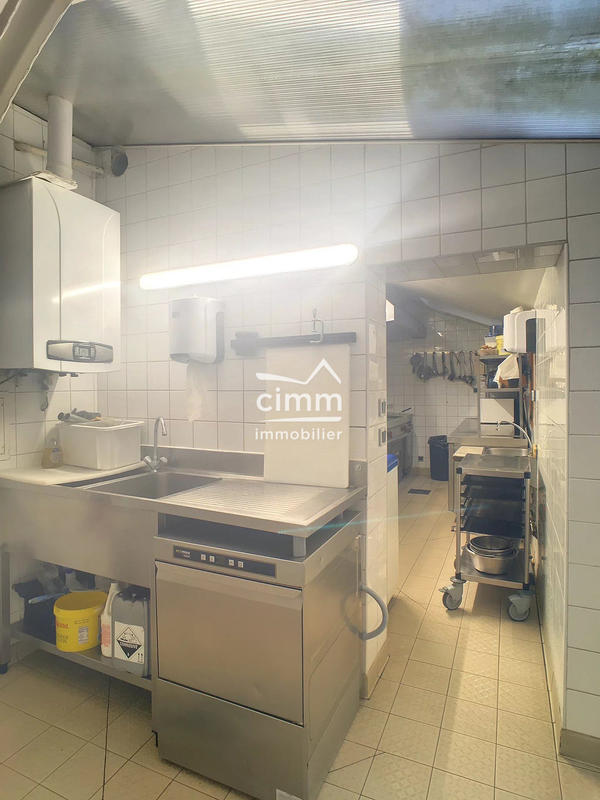 Fonds de commerce - Magasins - 93 m²