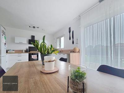 Maison - 93 m² - 4 pièces