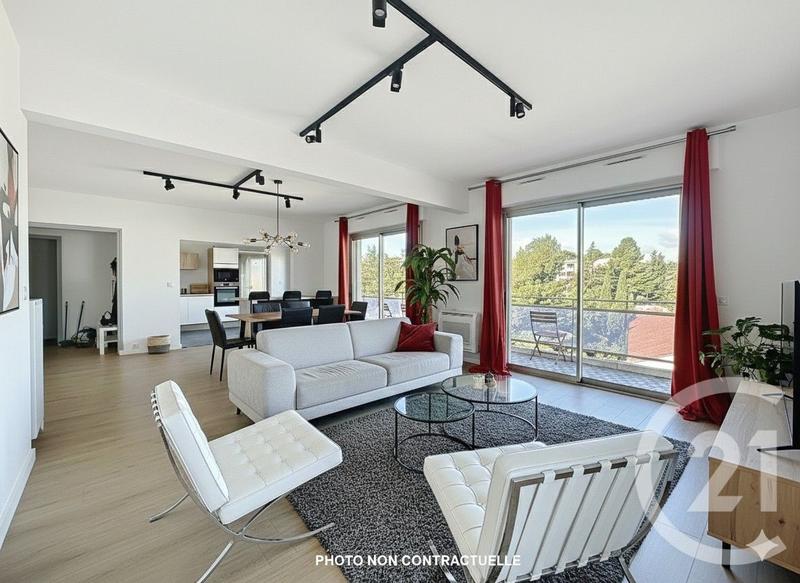 Appartement - 105 m² - 4 pièces