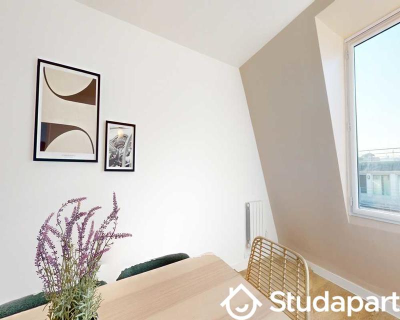 Chambre - 120 m² - 1 pièce