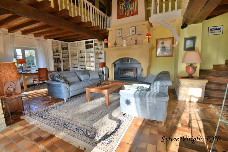 Maison - 207 m² - 6 pièces