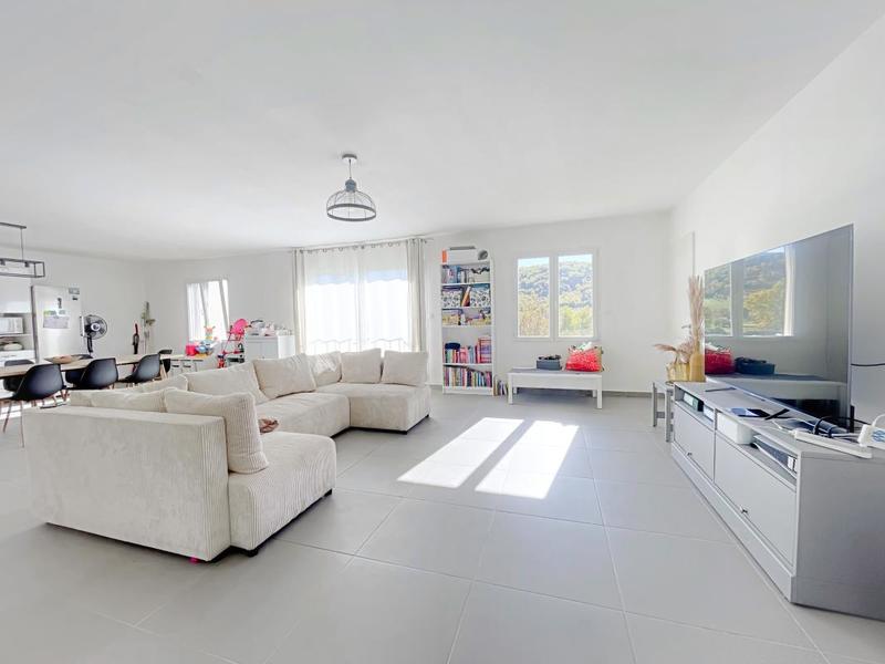 Maison - 137 m² - 5 pièces