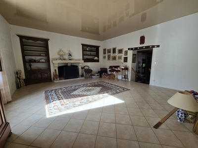 Maison - 210 m² - 7 pièces