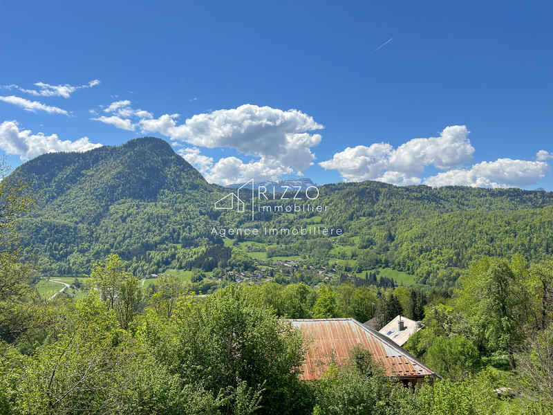 Maison - 210 m² - 8 pièces