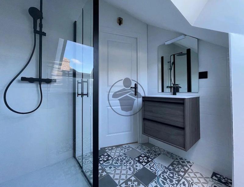 Immeuble - 165 m² - 7 pièces