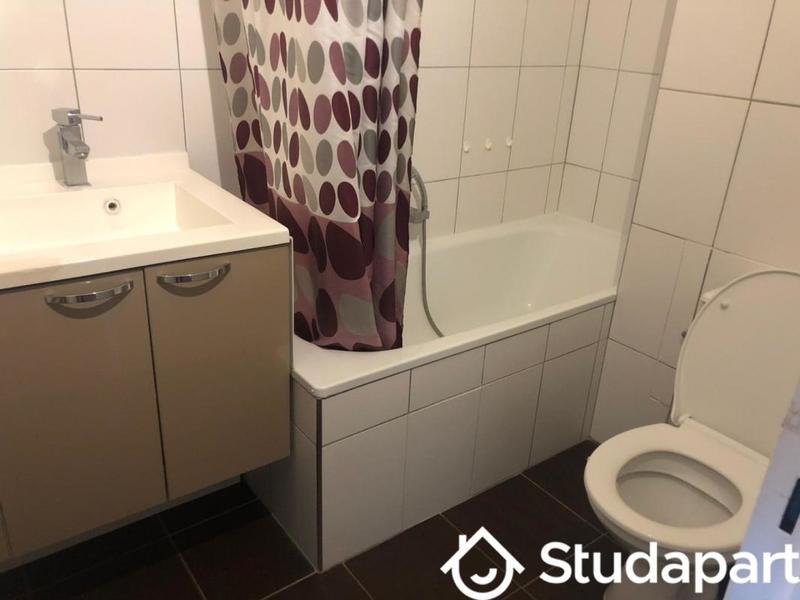 Chambre - 13 m² - 1 pièce