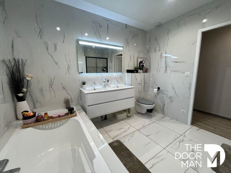 Demeure - 148 m² - 8 pièces