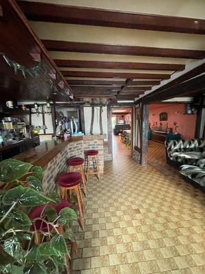 Maison - 165 m² - 9 pièces