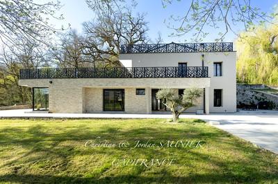 Propriété - 391 m² - 10 pièces