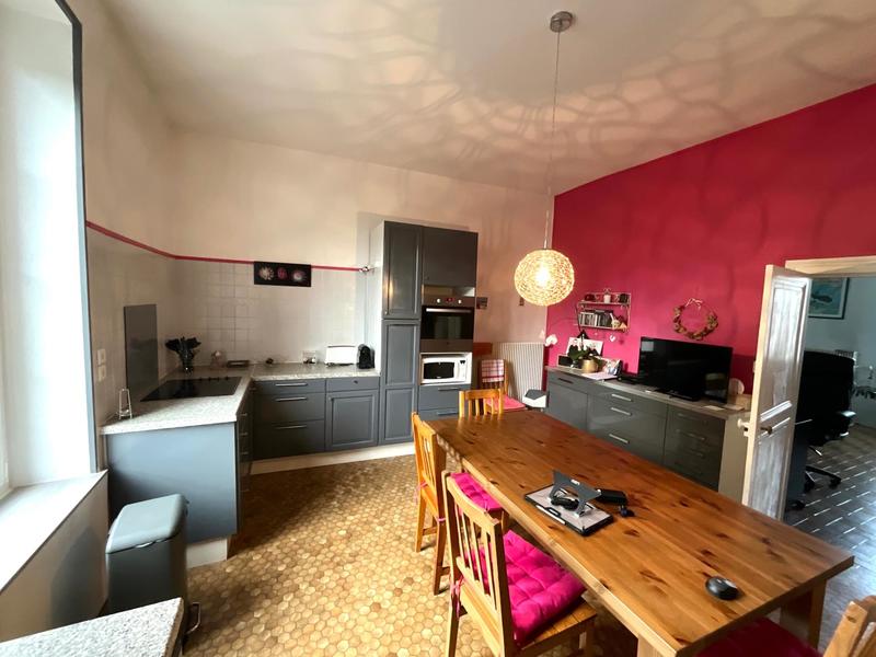 Maison - 210 m² - 6 pièces