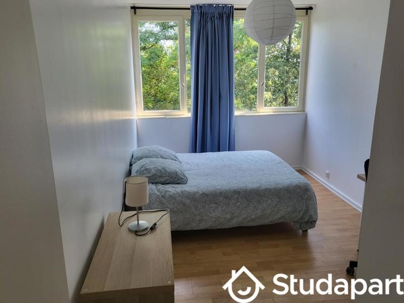 Chambre - 13 m² - 1 pièce