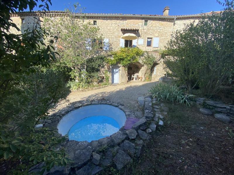 Maison - 90 m² - 3 pièces