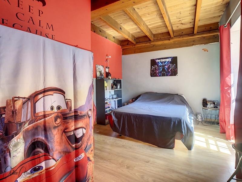 Maison - 463 m² - 9 pièces