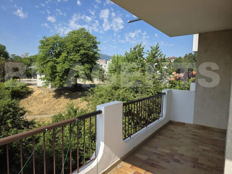 Appartement - 96 m² - 5 pièces