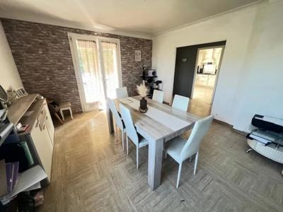 Maison - 217 m² - 7 pièces