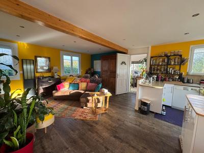 Maison - 110 m² - 4 pièces