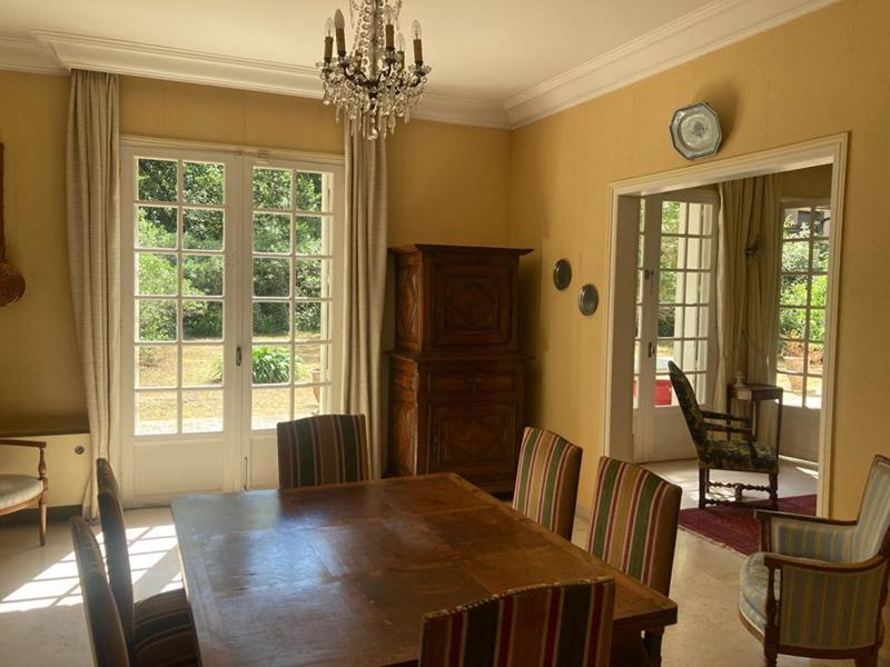 Propriété - 260 m² - 9 pièces