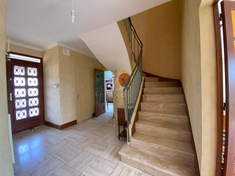 Maison - 228 m² - 7 pièces