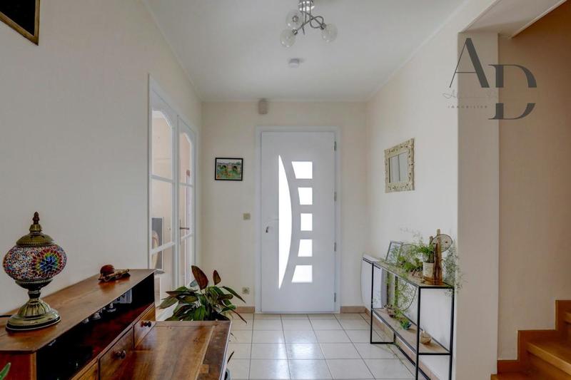 Maison - 111 m² - 5 pièces