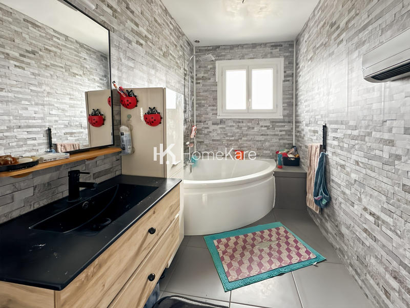 Maison - 110 m² - 4 pièces