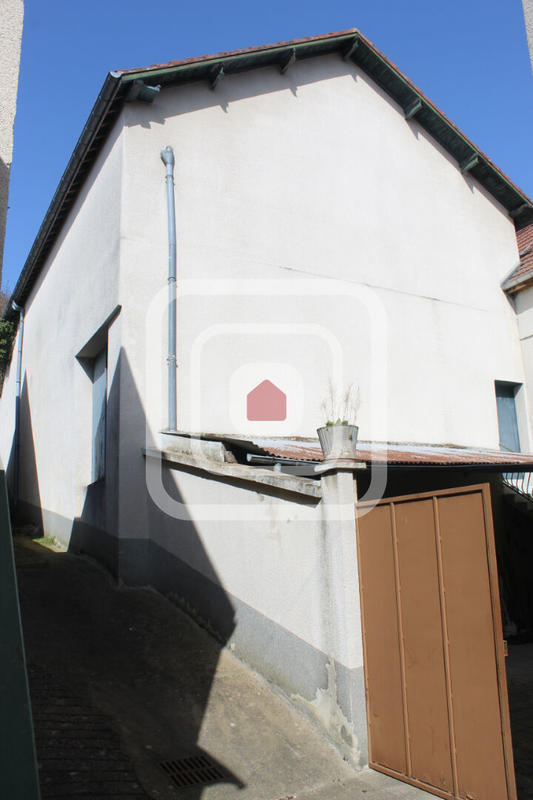 Maison - 260 m² - 8 pièces